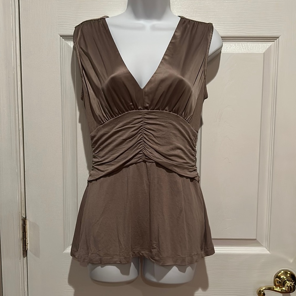 Limited Champagne Sleeveless V-Neck Detailed Top Sz M
